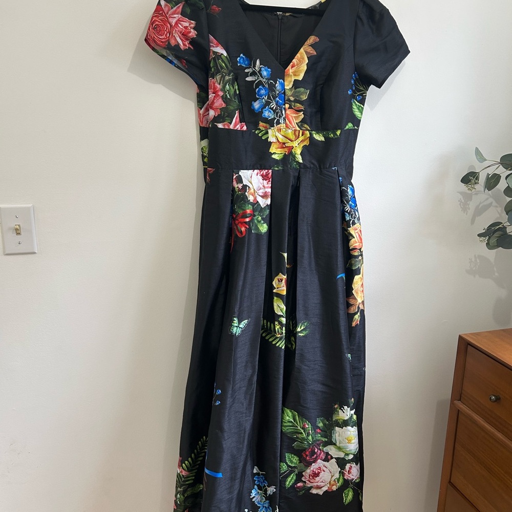 eshakti Black Maxi Dress with Puff Sleeves and V-Neck for Wedding Guest